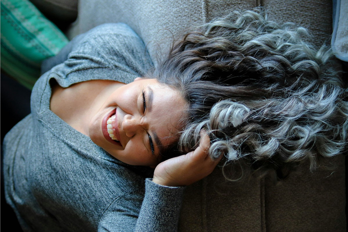 best-color-depositing-shampoo-for-gray-hair